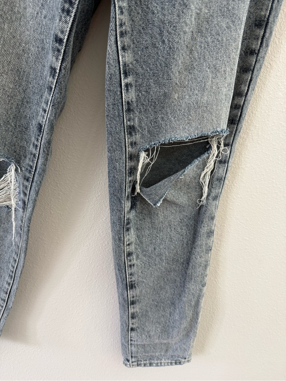Pistola High-Rise Distressed Jeans 24 - Picture 4 of 8